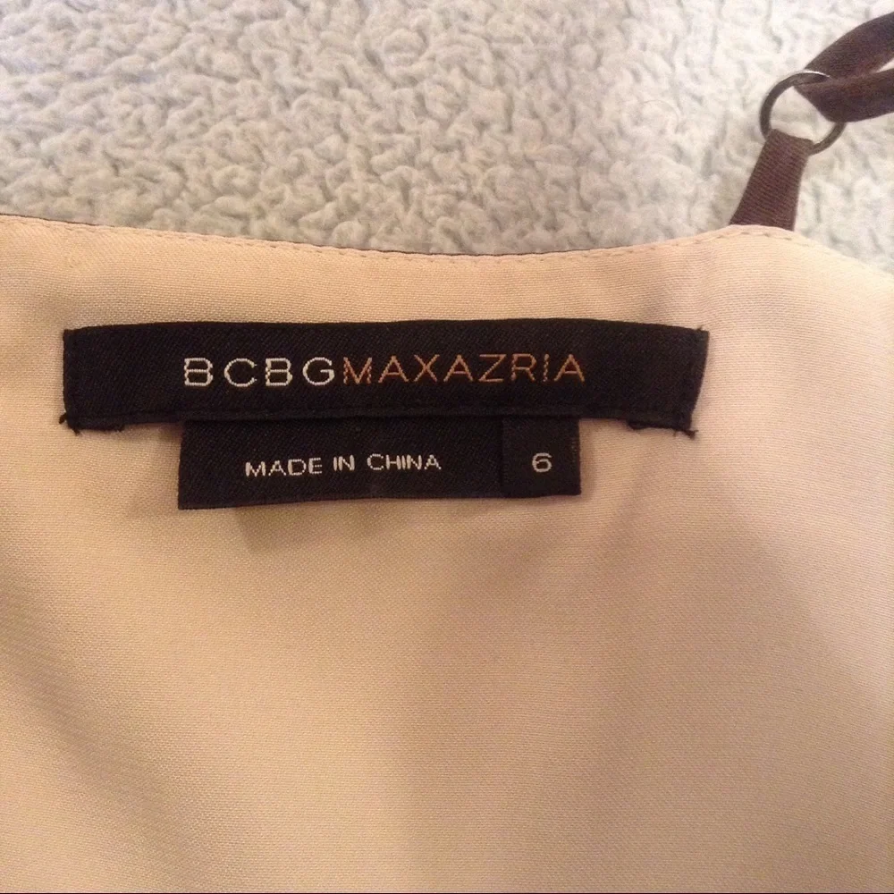 💕BCBGMaxAzria💕 V-neck Cocktail Dress